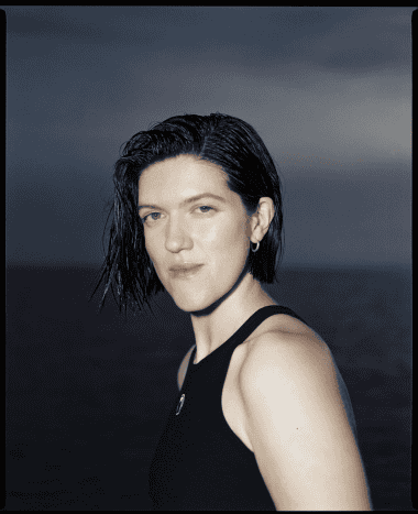 “The Sea”: Romy’s Dreamy Ode to a Lost Love